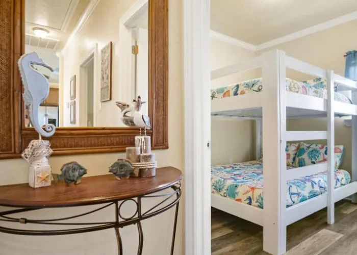 Fancy Nancy 2 Min Walk To Beach, Lyft, Pet-Friendly