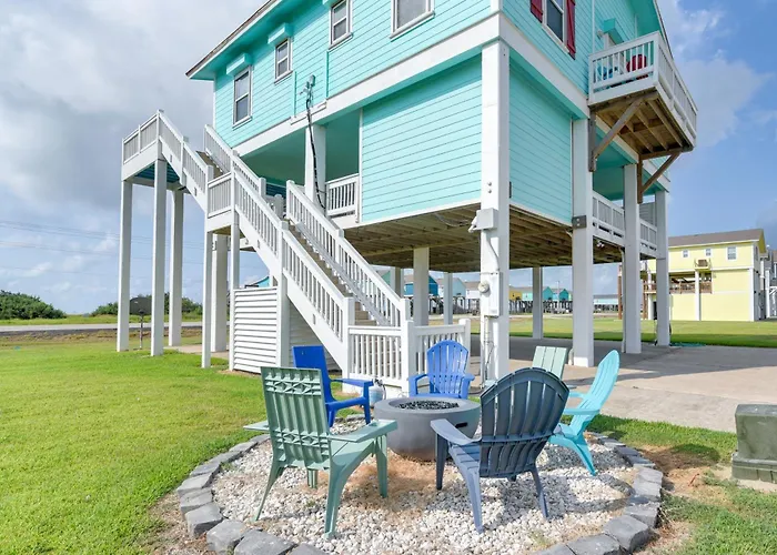 Walk To Beach: Home W/ Hot Tub & Deck In Gilchrist